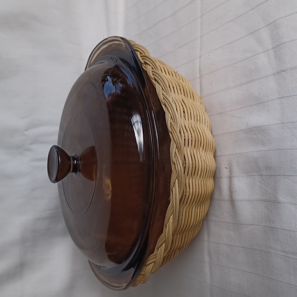 Vintage Pyrex Fireside Naturals Casserole Dish in Wicker Basket- NEW - Picture 8 of 8